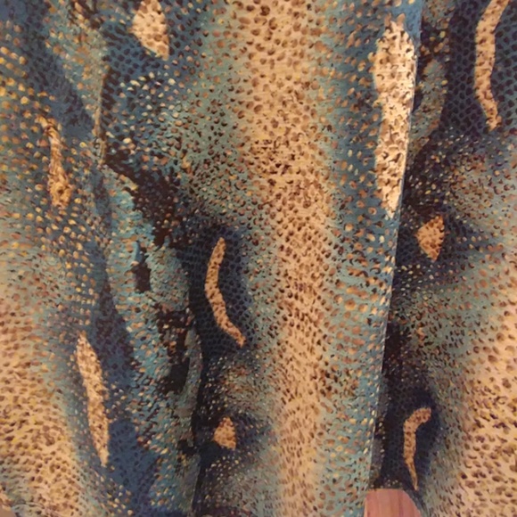 Women's blouse - Picture 3 of 3